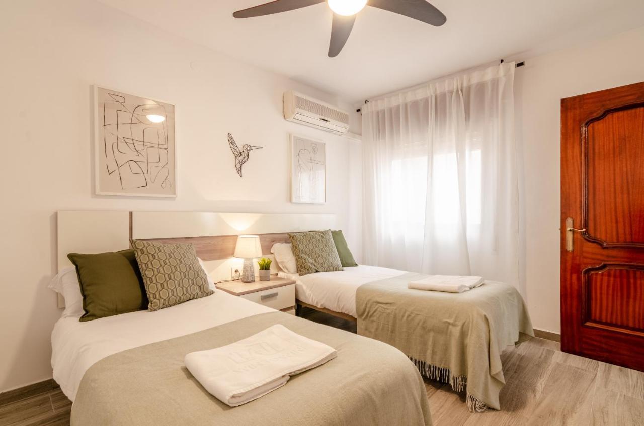 Wintowinrentals Your Home Steps From The Center 말라가 외부 사진